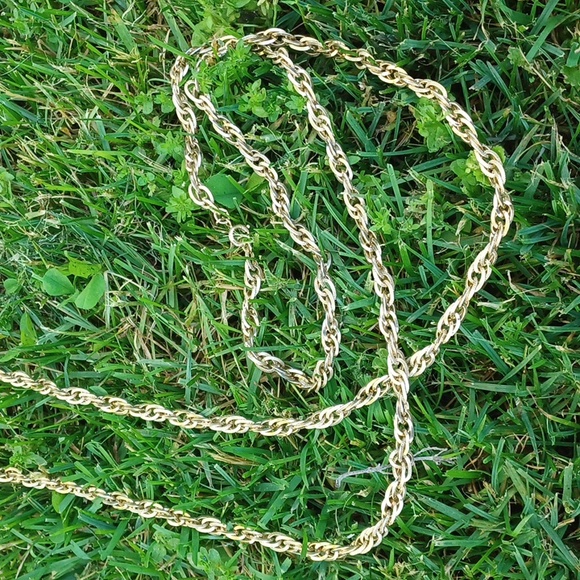 4 Vintage Necklaces - Picture 11 of 12